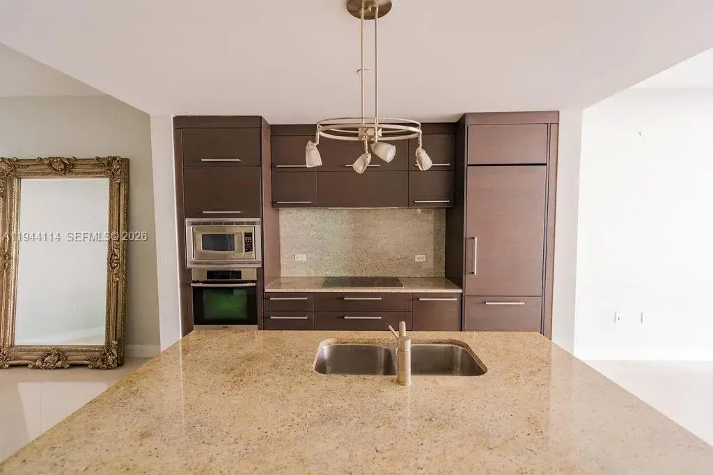 900 Biscayne Blvd # 2705, Miami FL 33132