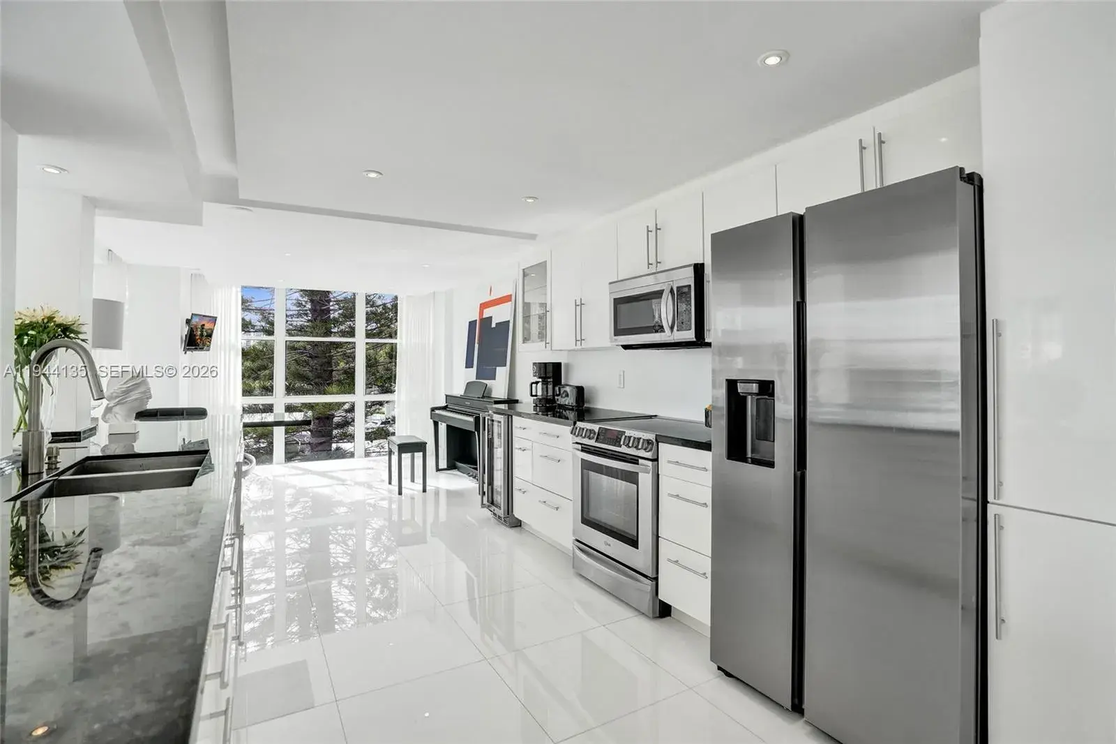 1000 Parkview Dr # 330, Hallandale Beach FL 33009