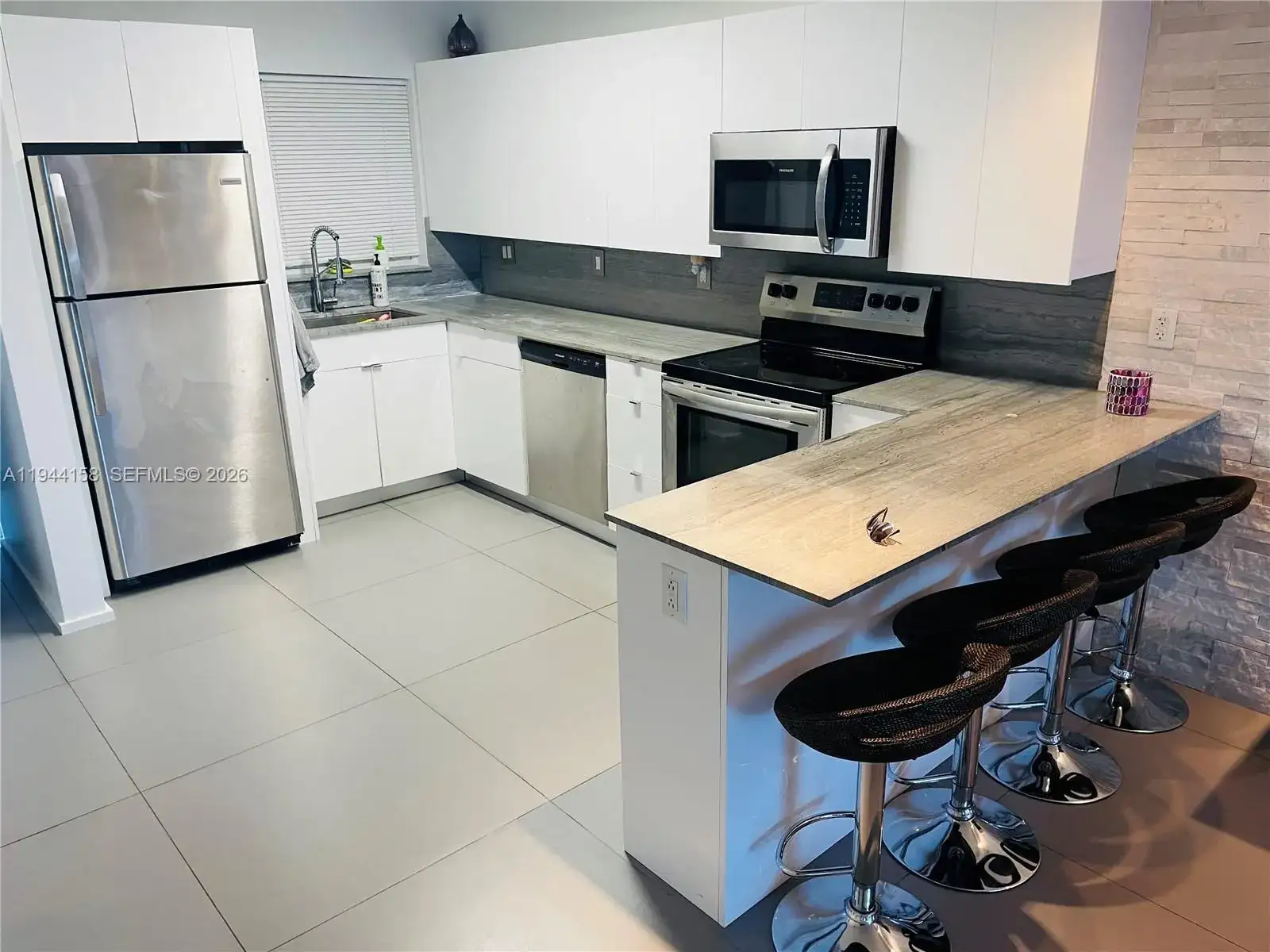 1331 Lincoln Rd # 1004, Miami Beach FL 33139 photo 2