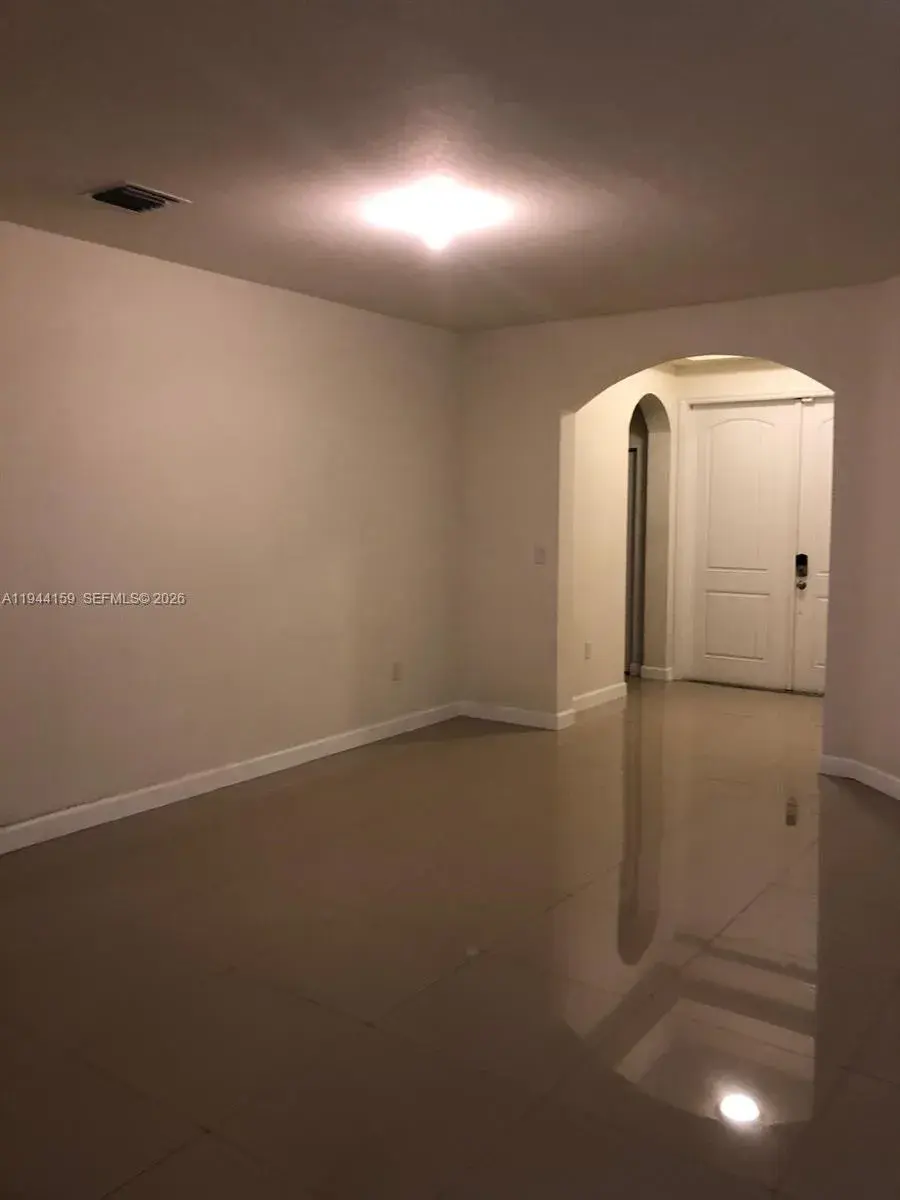 15400 SW 176th Ln, Miami FL 33187