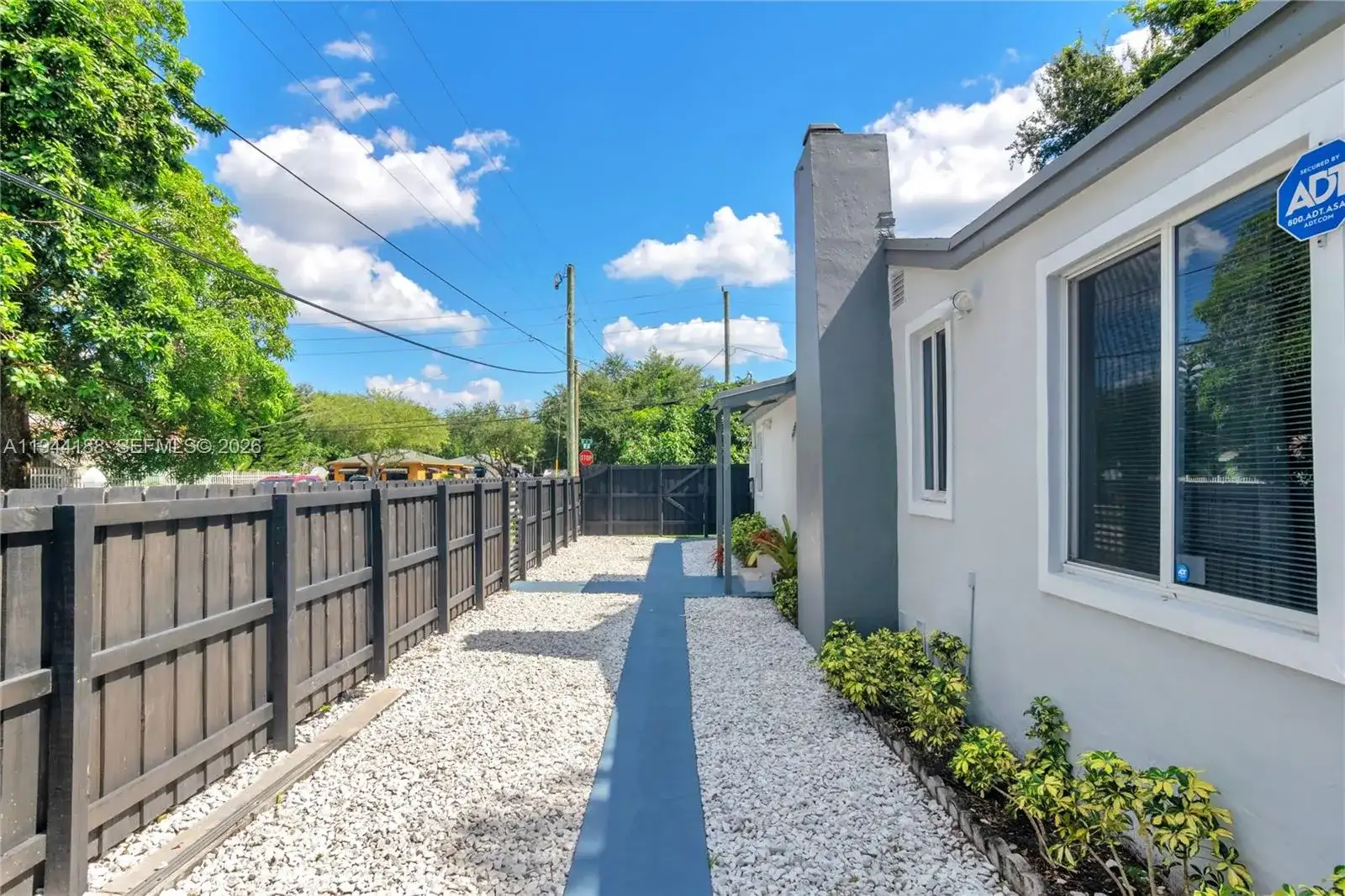 9398 NW 4th Ave, Miami FL 33150 photo 5