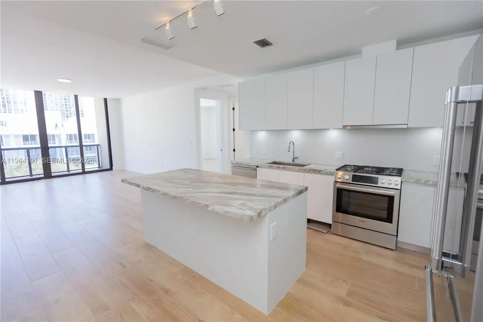 3034 Oak Avenue # 408, Coconut Grove FL 33133 photo 3