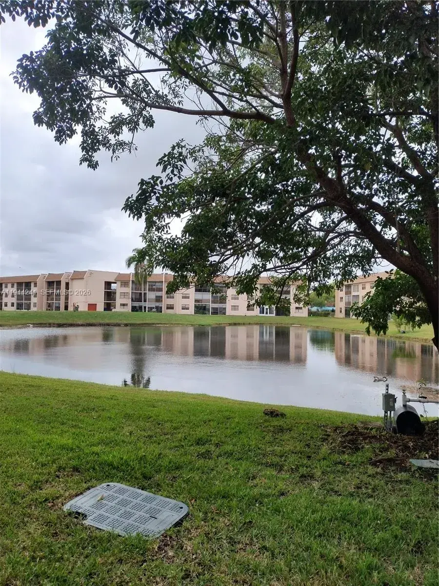 2981 N Nob Hill Rd # 406, Sunrise FL 33322