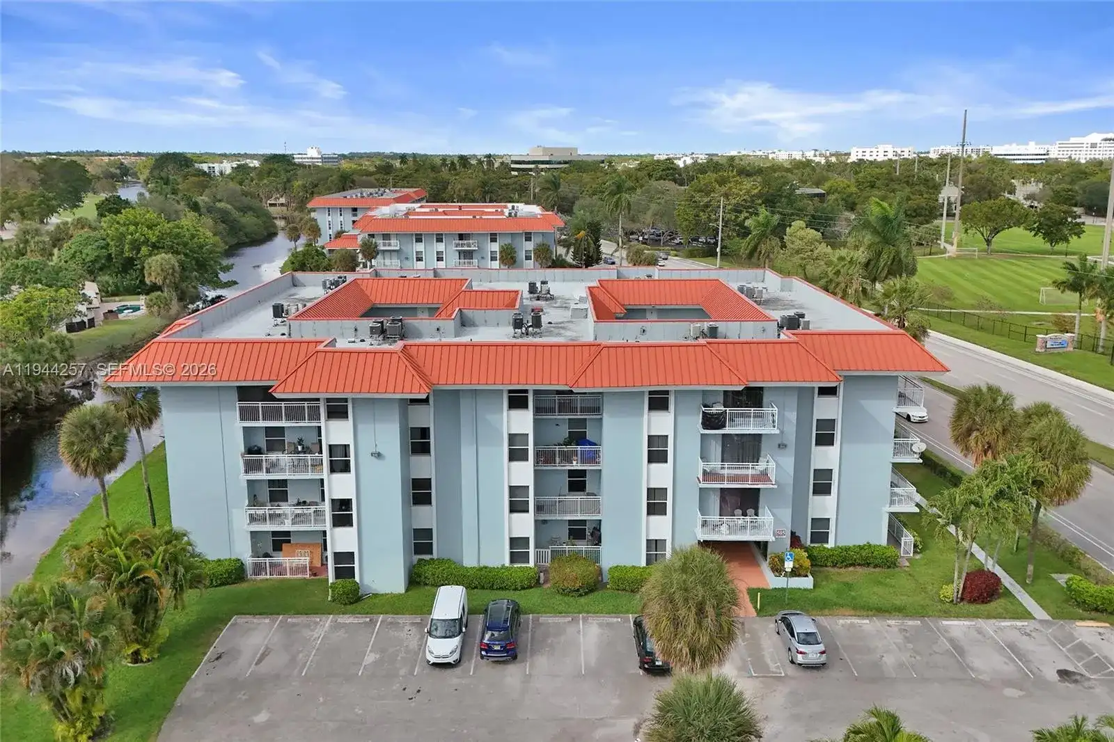 505 S Pine Island Rd # 405B, Plantation FL 33324 photo 2