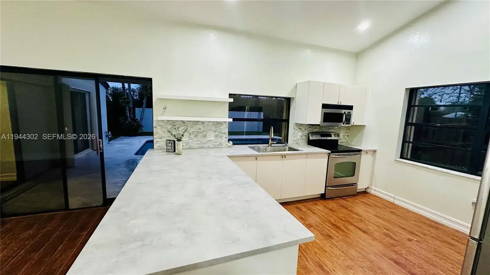 528 SW 166th Ter, Weston FL 33326 photo 4