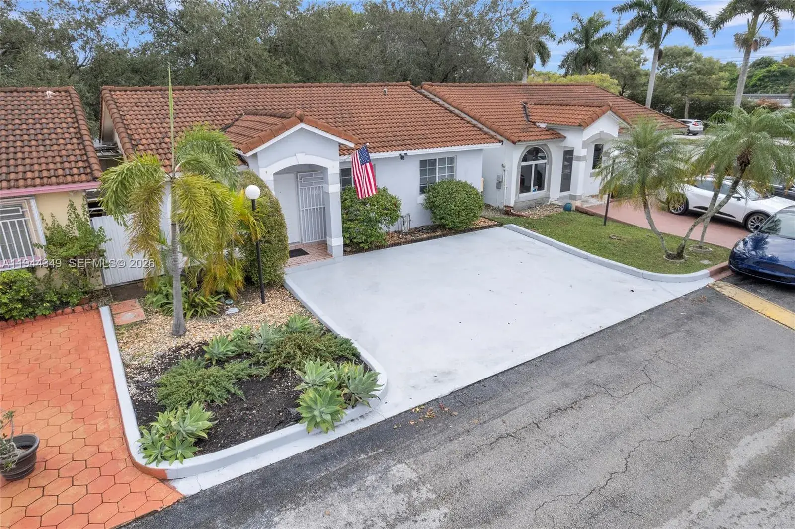 8255 NW 186th St # 1002, Hialeah FL 33015