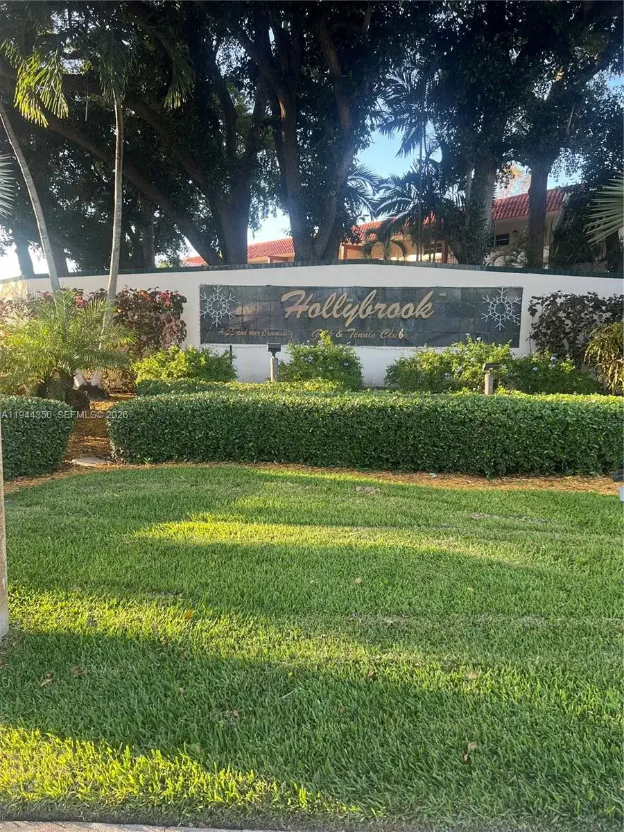 8900 Washington Blvd # 402, Pembroke Pines FL 33025