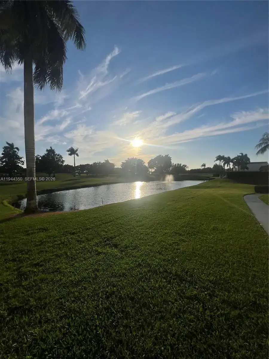 8900 Washington Blvd # 402, Pembroke Pines FL 33025 photo 3