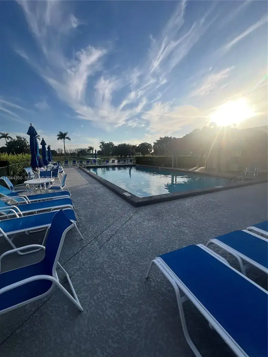 8900 Washington Blvd # 402, Pembroke Pines FL 33025 photo 4
