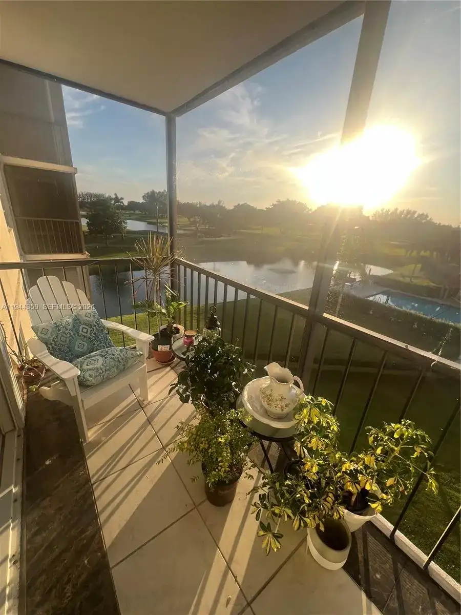 8900 Washington Blvd # 402, Pembroke Pines FL 33025 photo 5