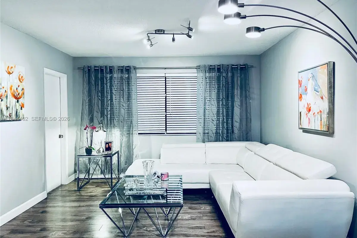 2300 Park Ln # 201, Hollywood FL 33021