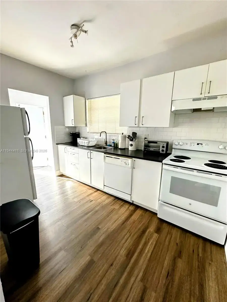1821 NW 33rd St, Miami FL 33142 photo 4
