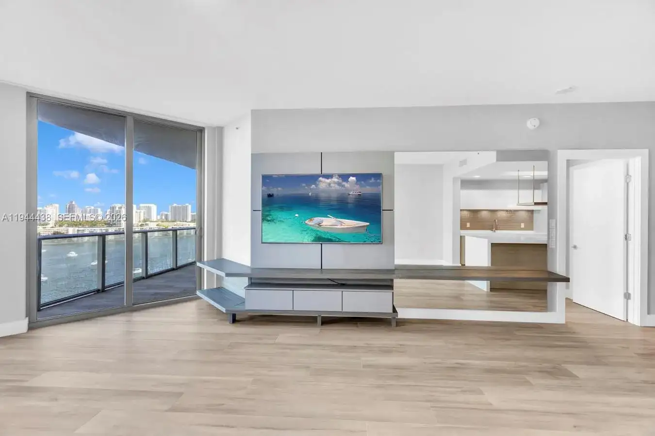17301 Biscayne Blvd # 1106, North Miami Beach FL 33160 photo 2