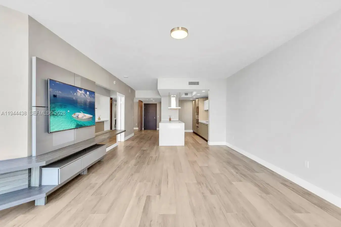 17301 Biscayne Blvd # 1106, North Miami Beach FL 33160 photo 4