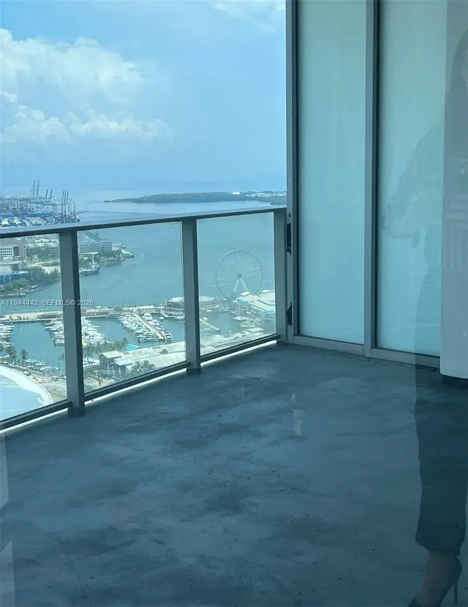 851 NE 1st Ave # 3803, Miami FL 33132