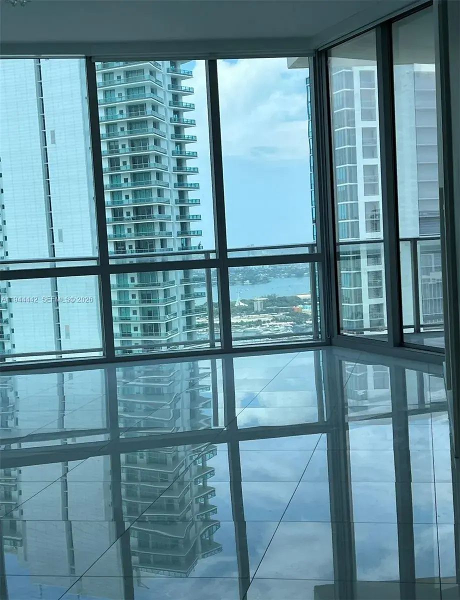851 NE 1st Ave # 3803, Miami FL 33132