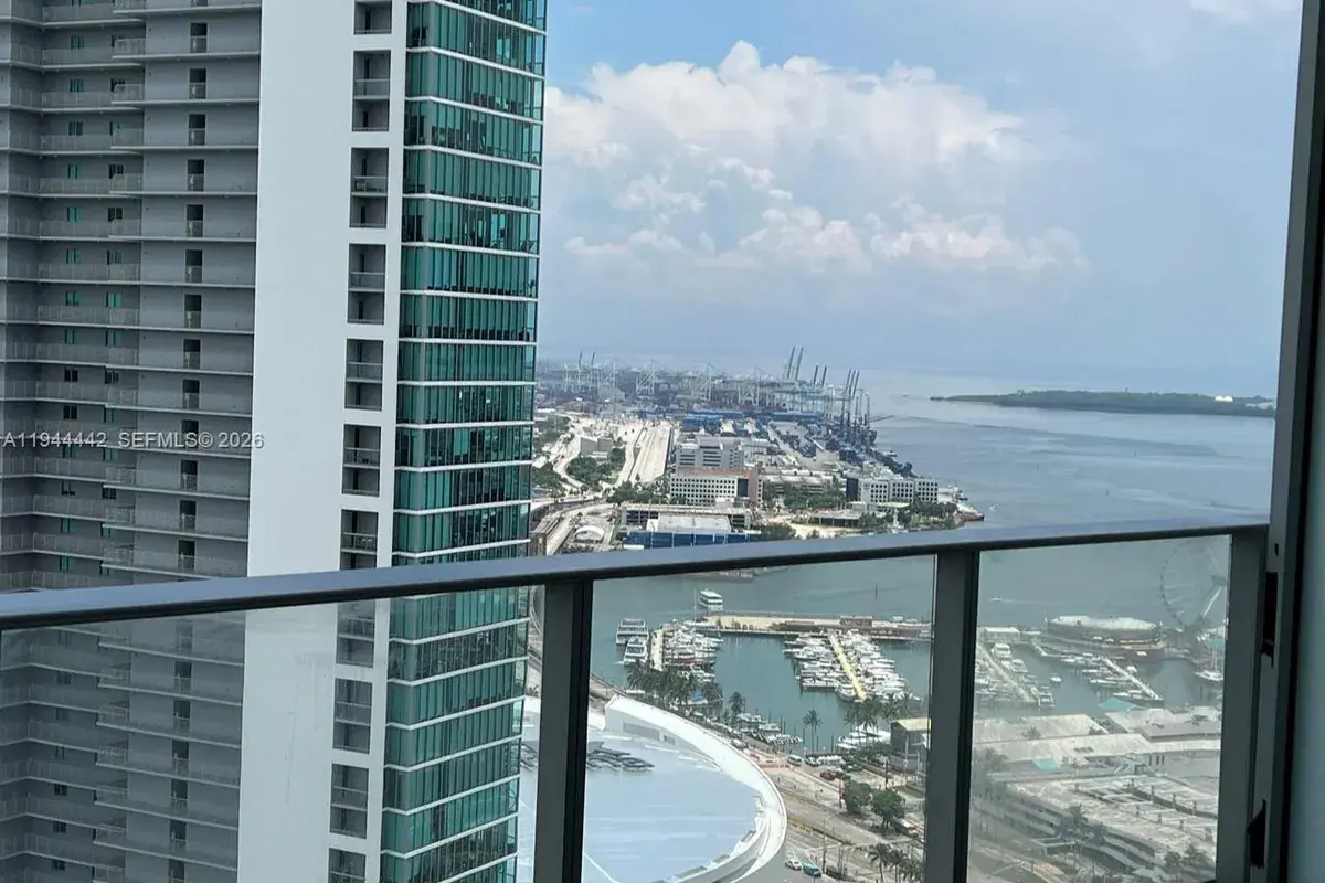 851 NE 1st Ave # 3803, Miami FL 33132