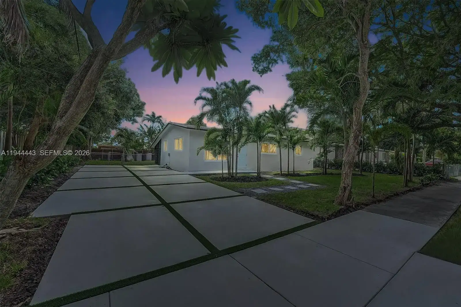 21021 NE 13th Pl, Miami FL 33179 photo 2