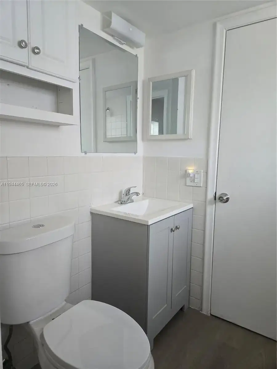 190 SE 12th Ave # 1B, Pompano Beach FL 33060 photo 4