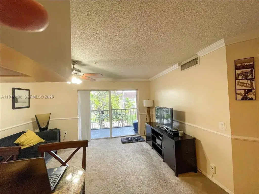 470 S Park Rd # 306, Hollywood FL 33021