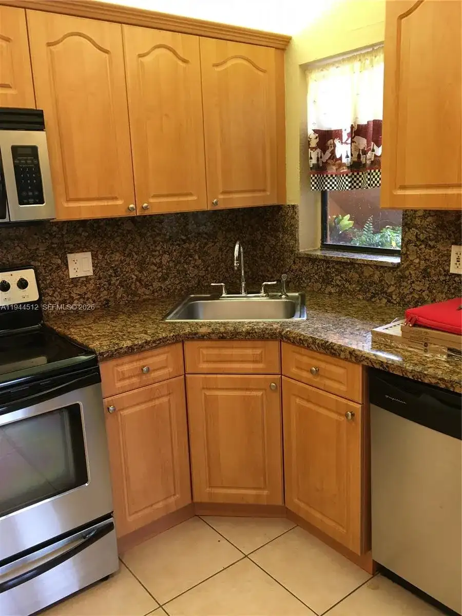 3818 Coral Tree Cir # 3818, Coconut Creek FL 33073 photo 4
