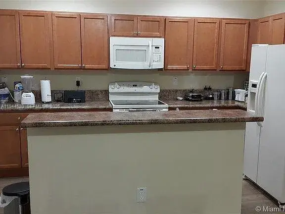4217 SW 164th Ct, Miami FL 33185