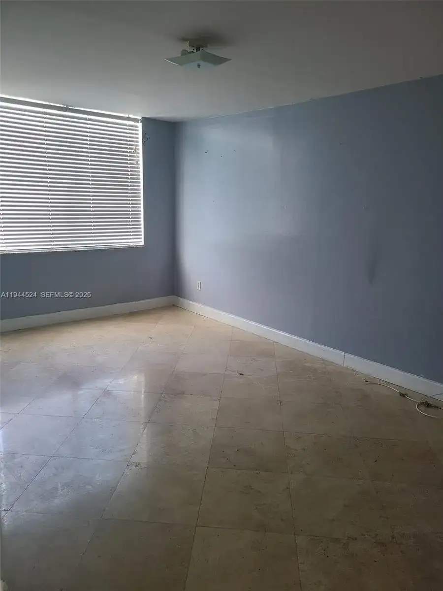 488 NW 165th St Rd # 408, Miami FL 33169 photo 3