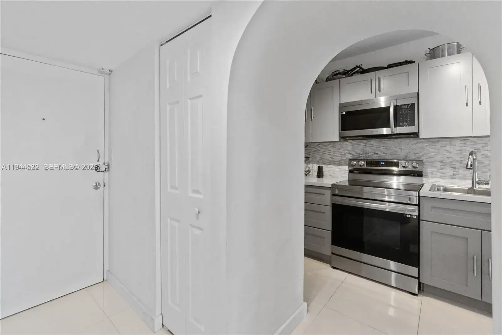 100 Lincoln Rd # 501, Miami Beach FL 33139 photo 4