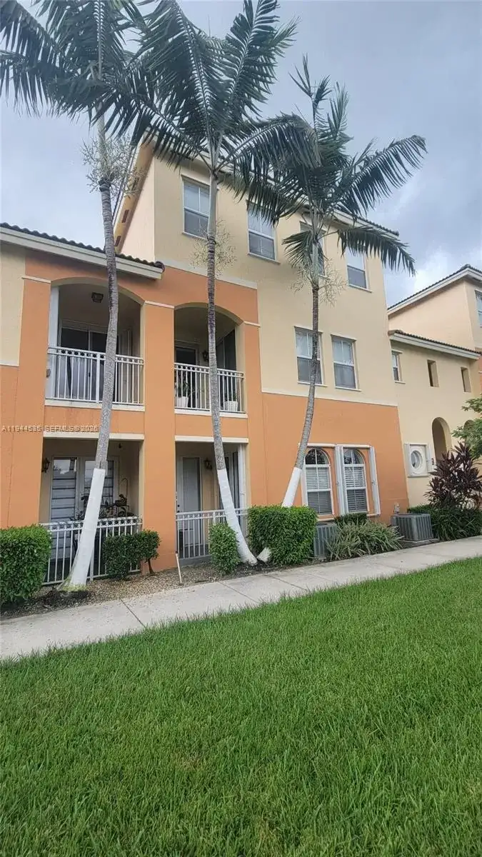 10012 NW 7th St # 209, Miami FL 33172 photo 3