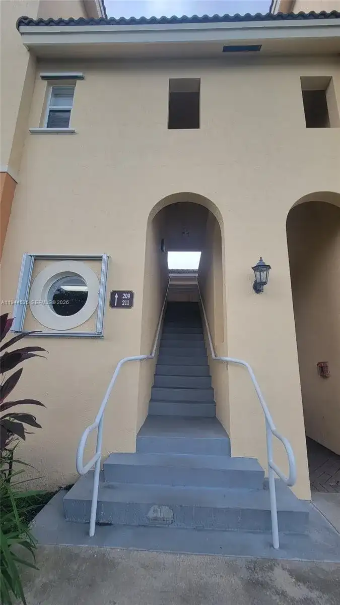 10012 NW 7th St # 209, Miami FL 33172 photo 4