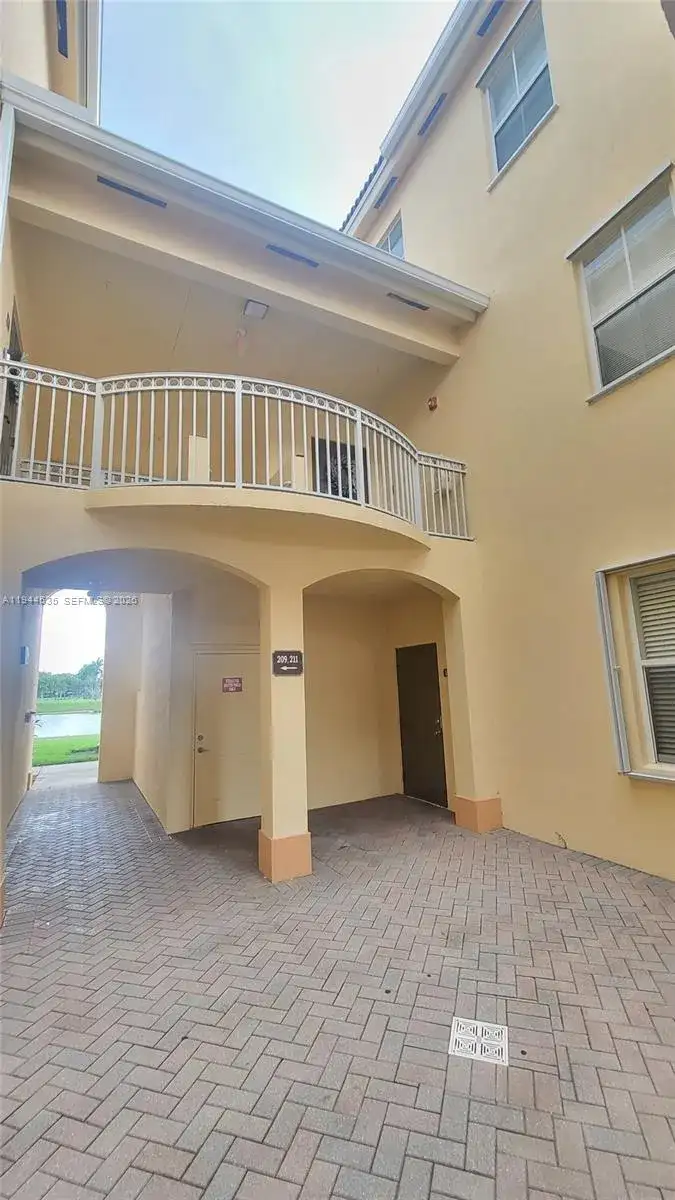 10012 NW 7th St # 209, Miami FL 33172 photo 5