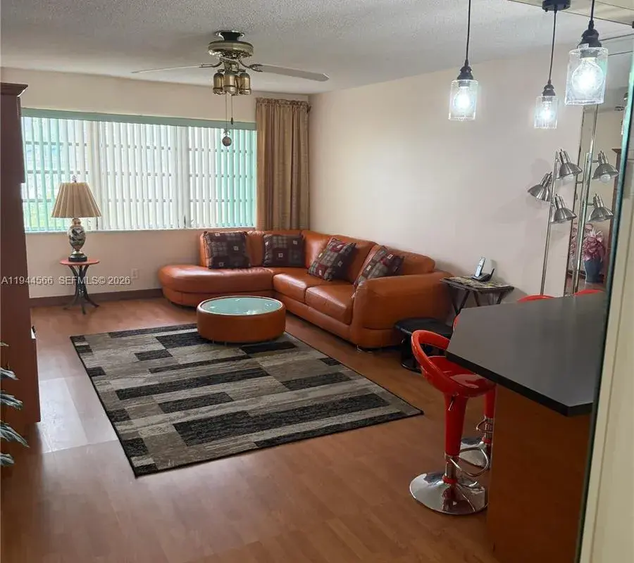 410 SE 2nd St # 105, Hallandale Beach FL 33009