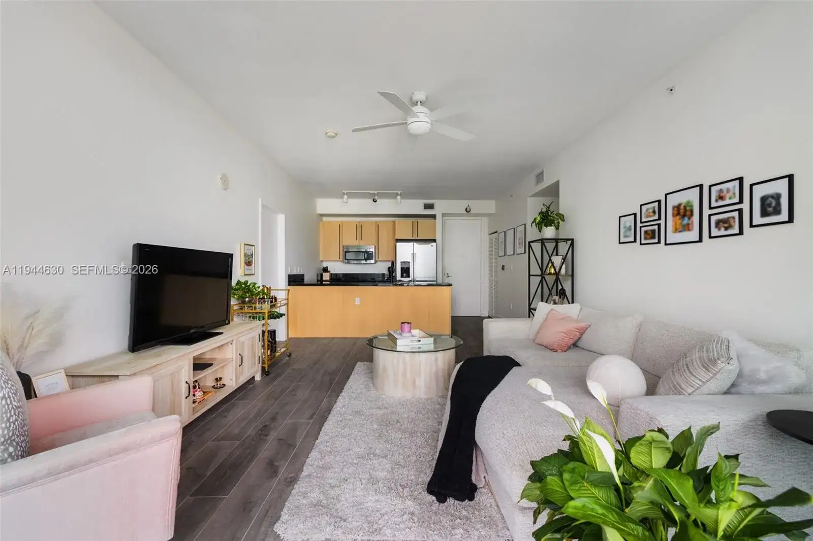 1111 SW 1st Ave, Miami FL 33130 photo 3