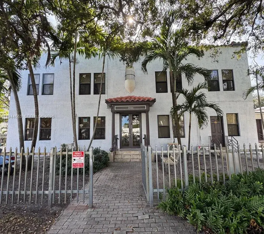 2000 Monroe St # 11, Hollywood FL 33020