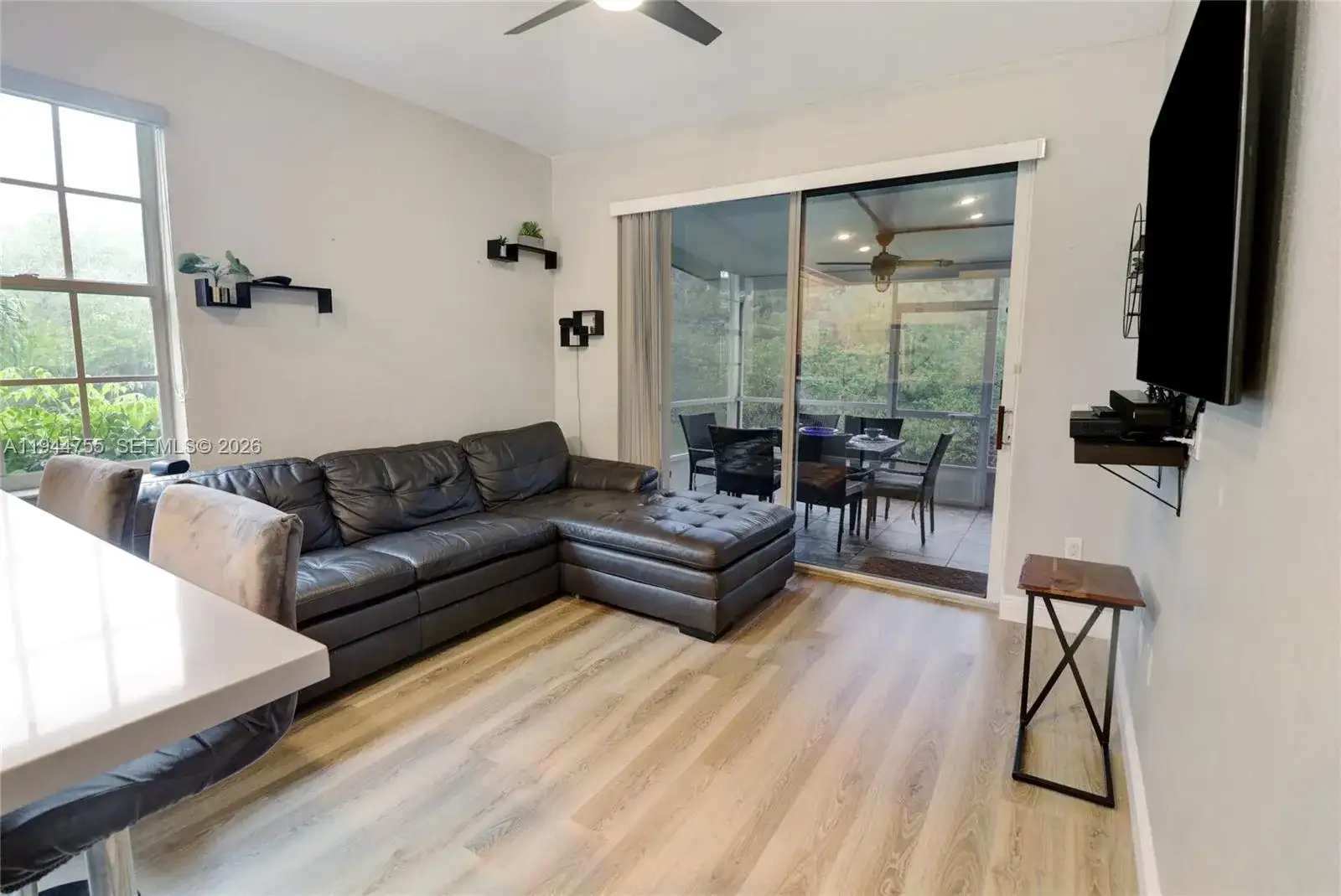 1706 NW 78th Way, Pembroke Pines FL 33024 photo 3