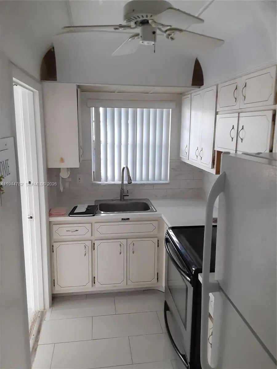 1943 Monroe St # 306A, Hollywood FL 33020