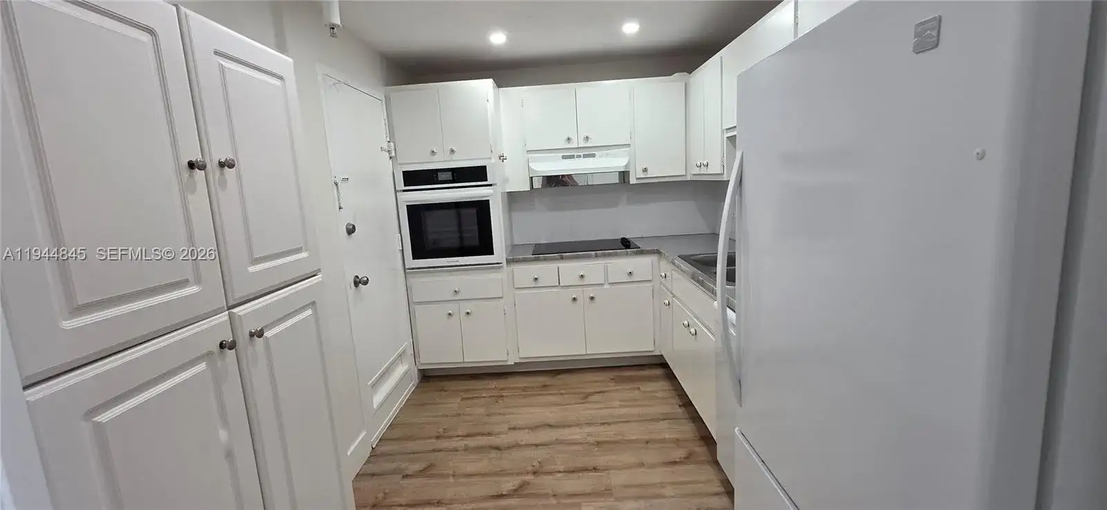 400 Kings Point Dr # 505, Sunny Isles Beach FL 33160 photo 3