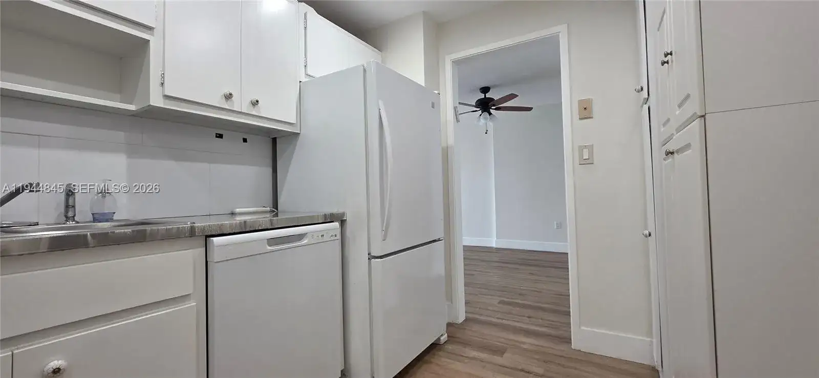 400 Kings Point Dr # 505, Sunny Isles Beach FL 33160 photo 5