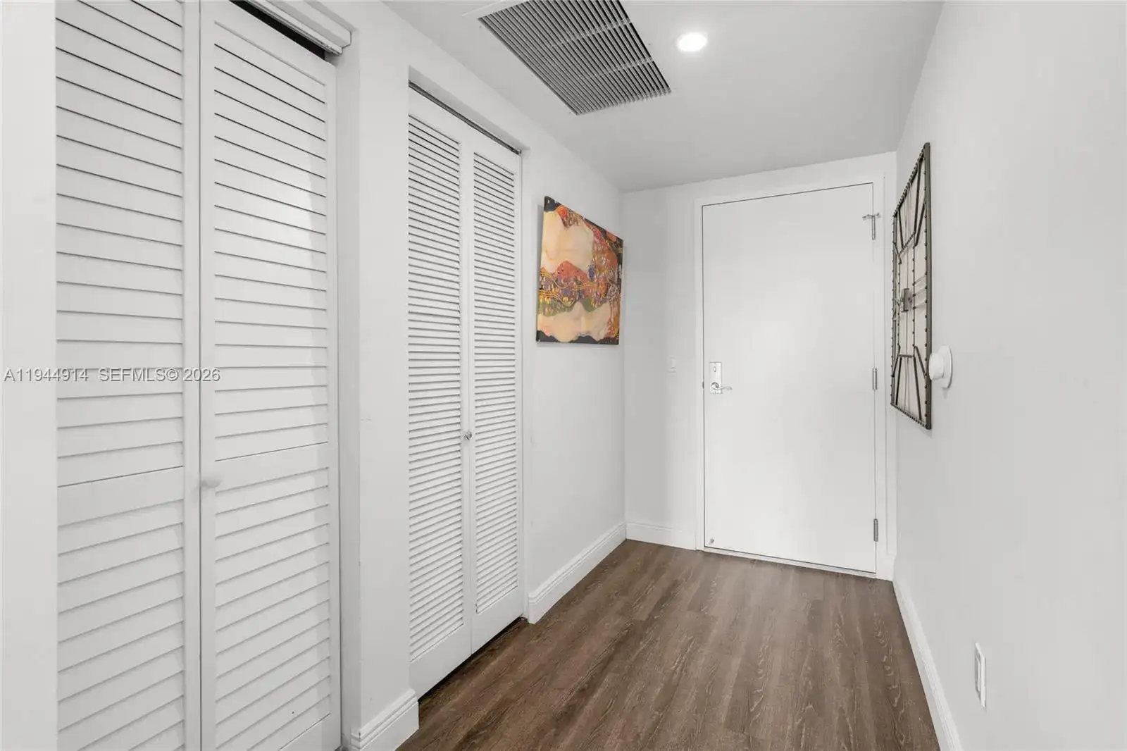 185 SW 7th St # 2702, Miami FL 33130 photo 3