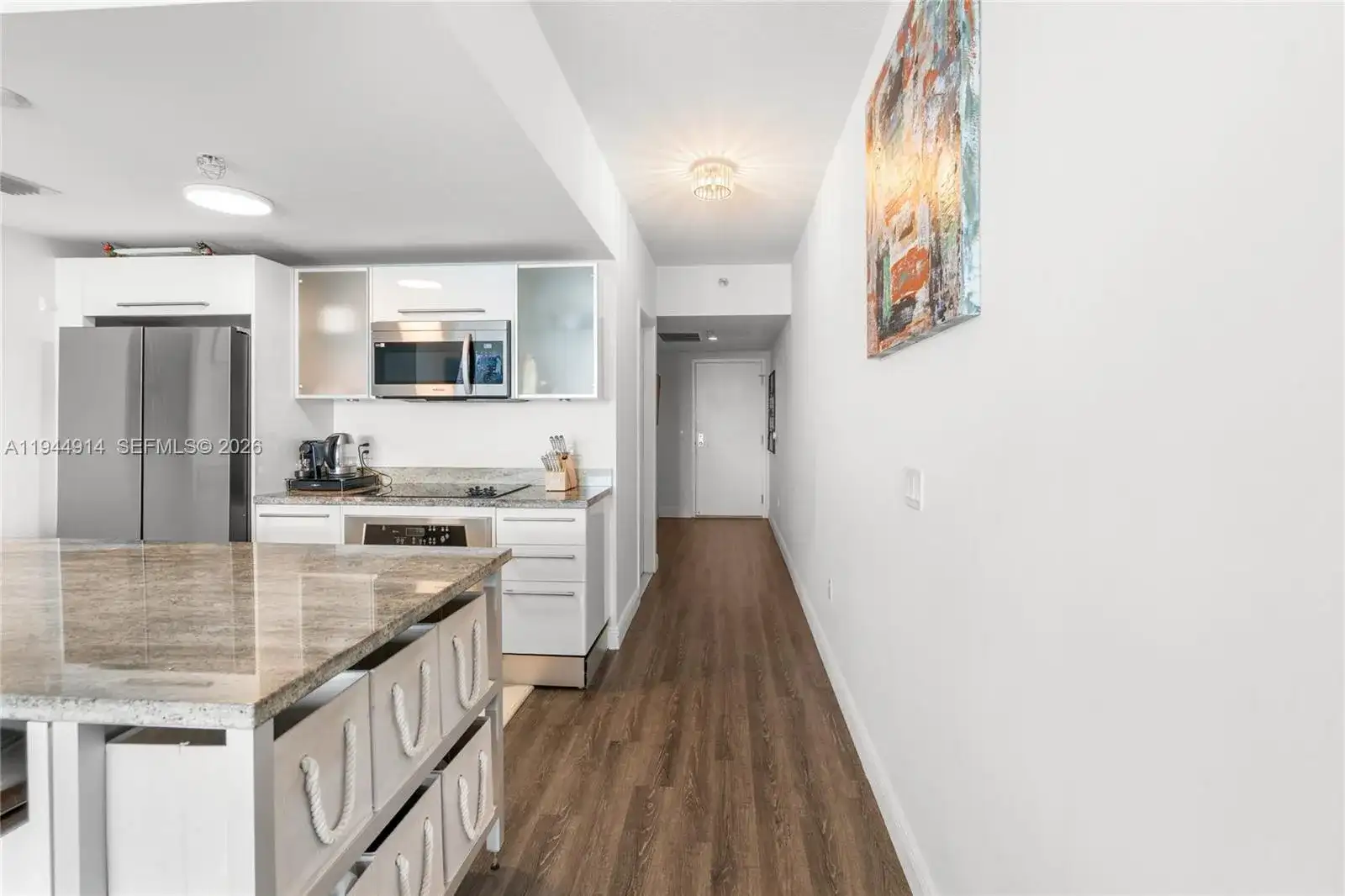 185 SW 7th St # 2702, Miami FL 33130 photo 4