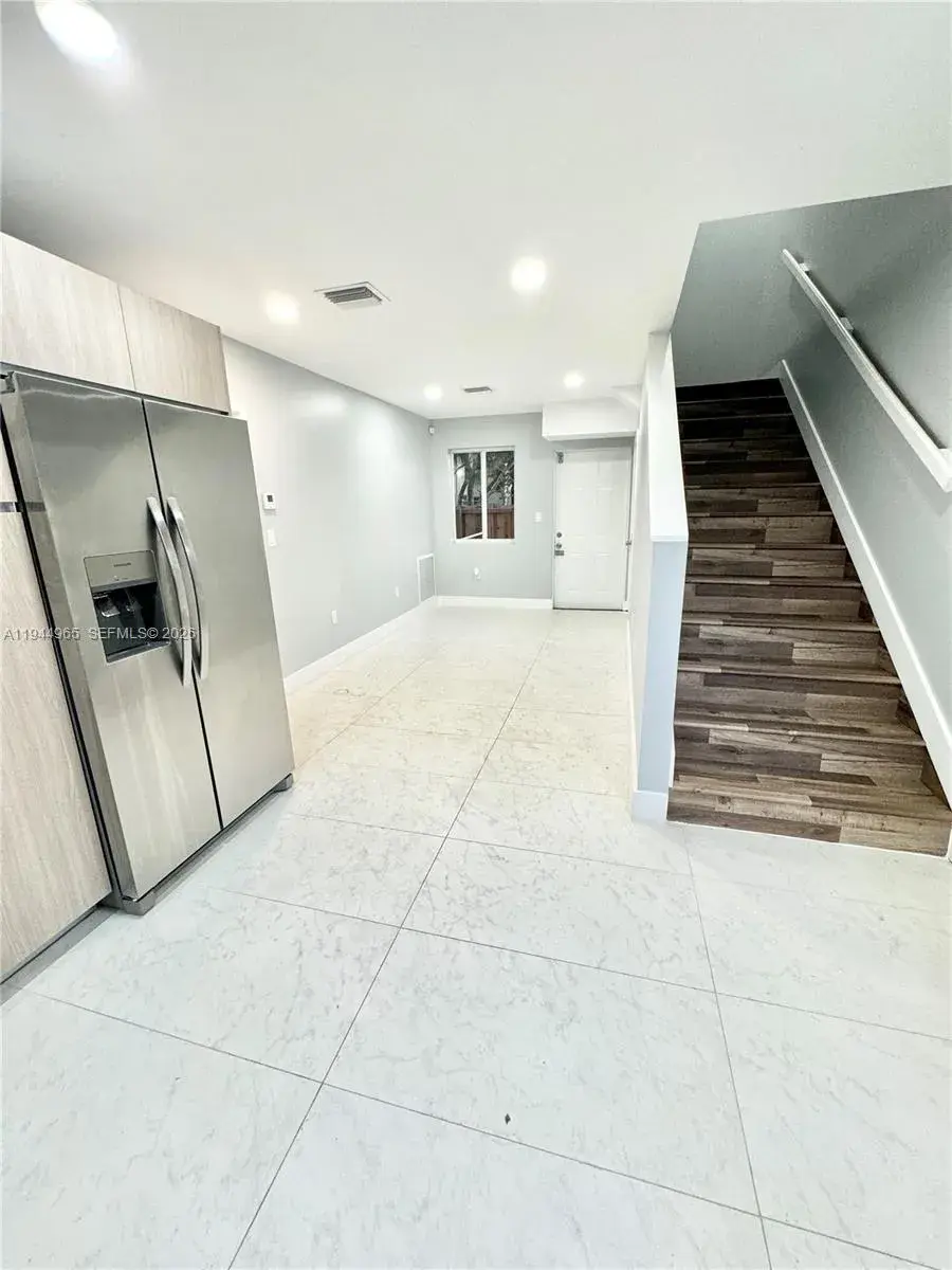 932 NW 2nd St, Fort Lauderdale FL 33311