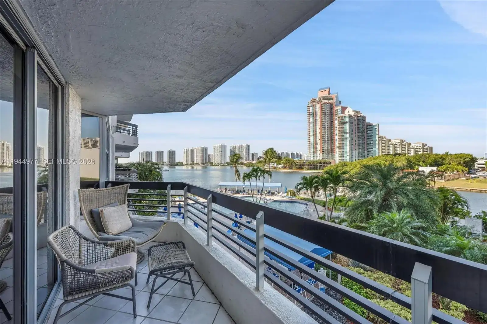 3530 Mystic Pointe Dr # 303, Aventura FL 33180 photo 4
