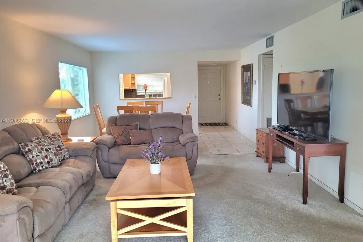 9861 Sunrise Lakes Blvd # 310, Sunrise FL 33322