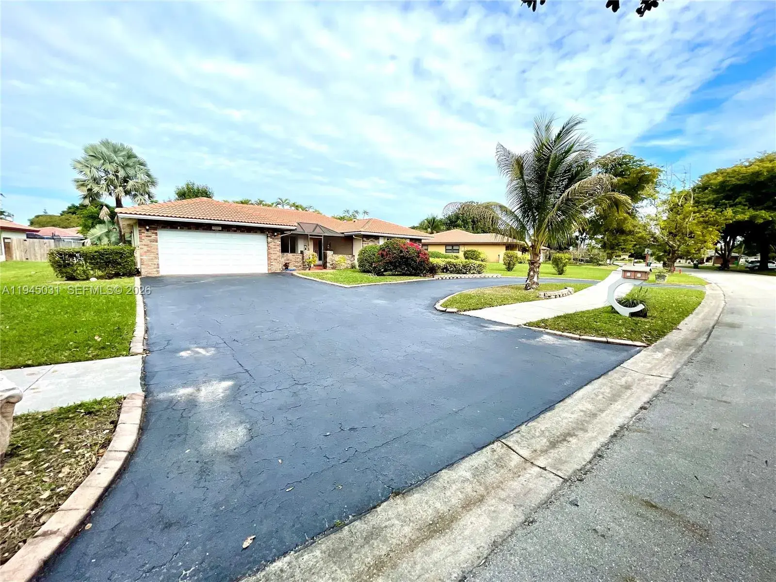 10001 NW 11th Mnr, Coral Springs FL 33071