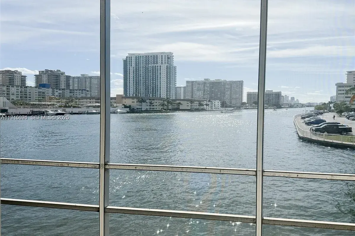 2600 Diana Dr # 209, Hallandale Beach FL 33009