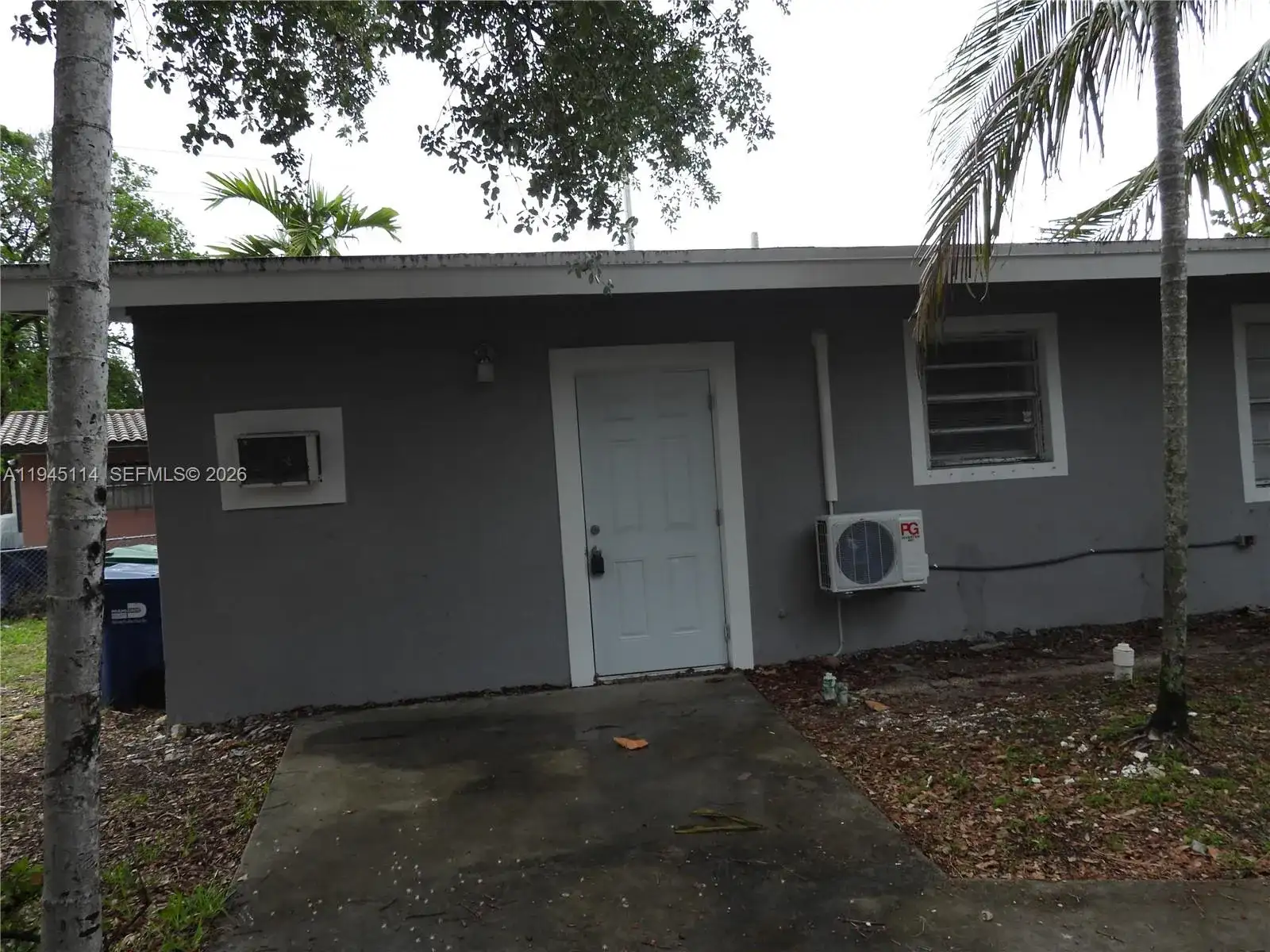 1572 NE 149th St, Miami FL 33161 photo 4