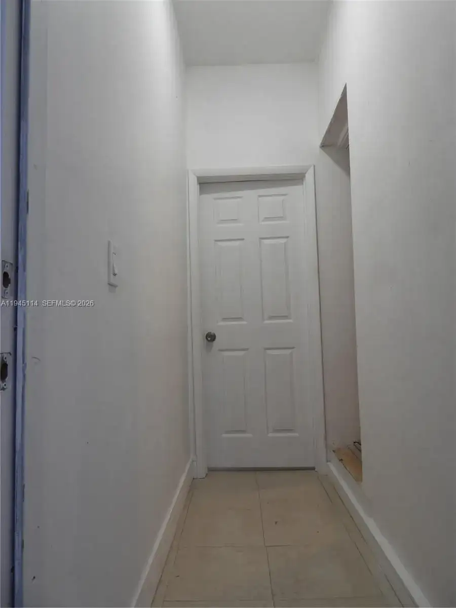 1572 NE 149th St, Miami FL 33161 photo 5