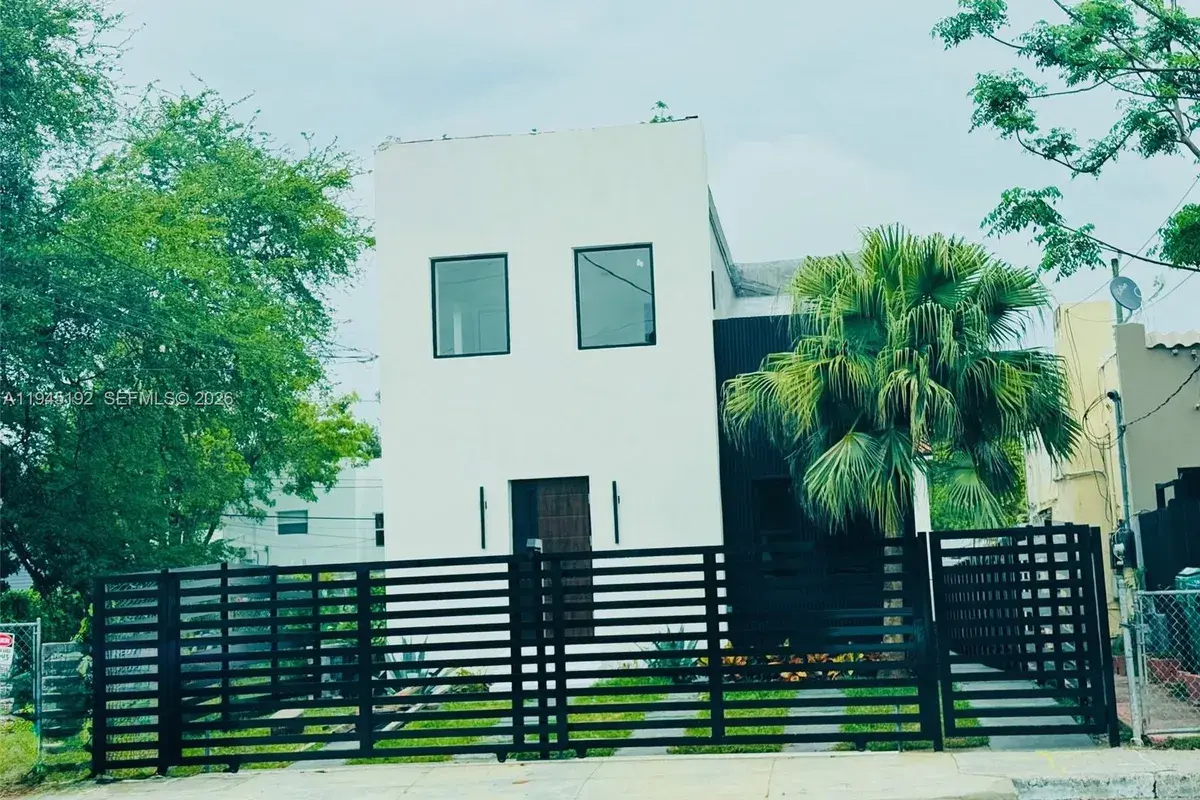 905 SW 13th Ct, Miami FL 33135