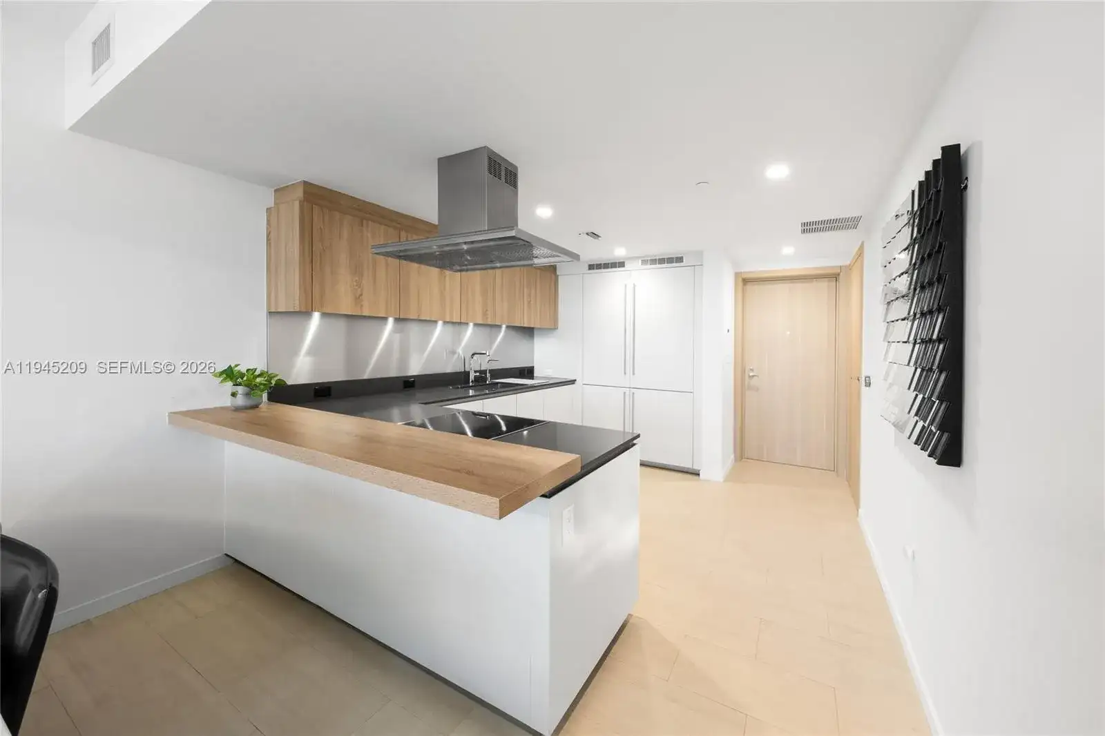 1000 Brickell Plz # 4304, Miami FL 33131 photo 3