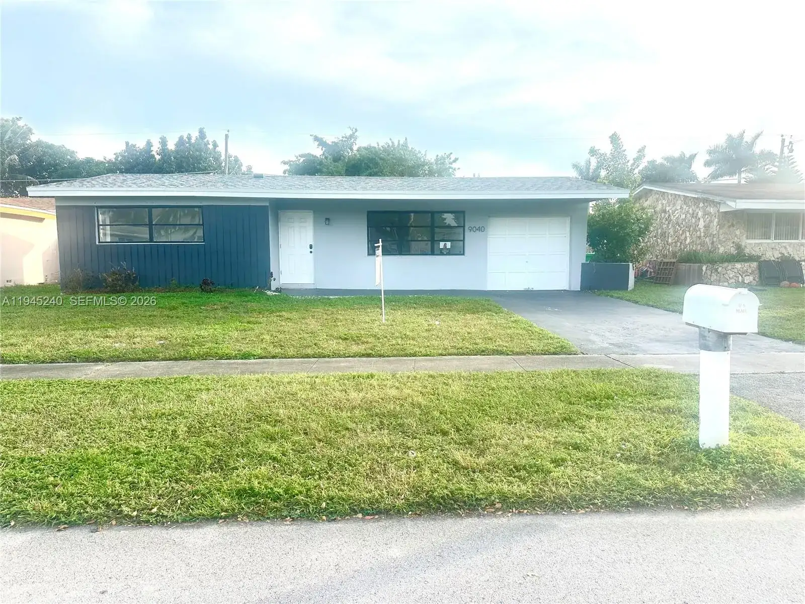 9040 NW 26th Pl Sunrise Golf Village, Sunrise FL 33322 photo 2